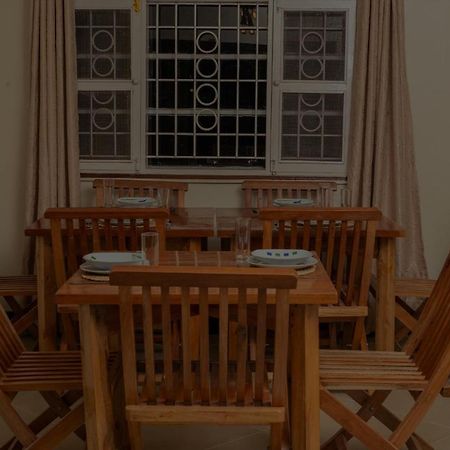 Miika Guest House Ентеббе Екстер'єр фото