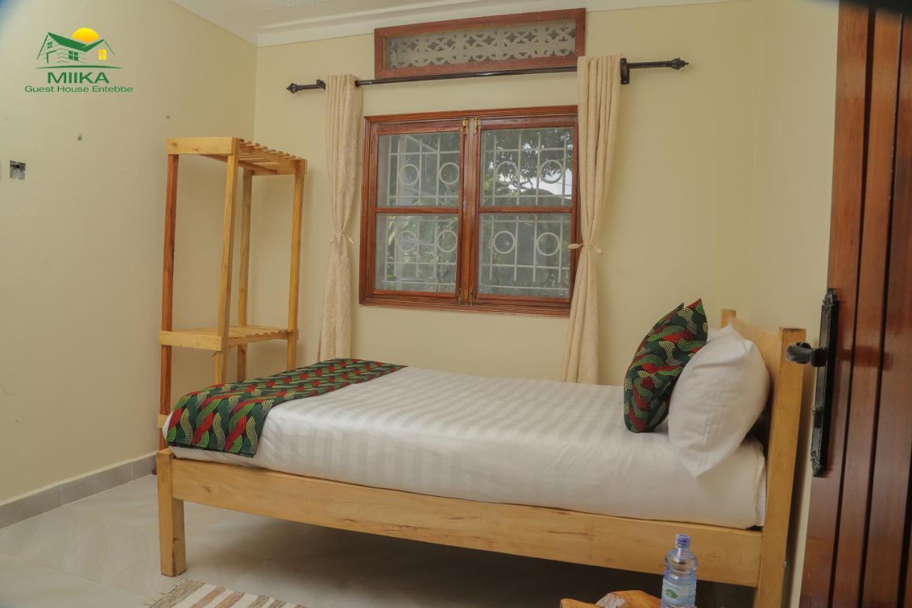 Miika Guest House Ентеббе Екстер'єр фото